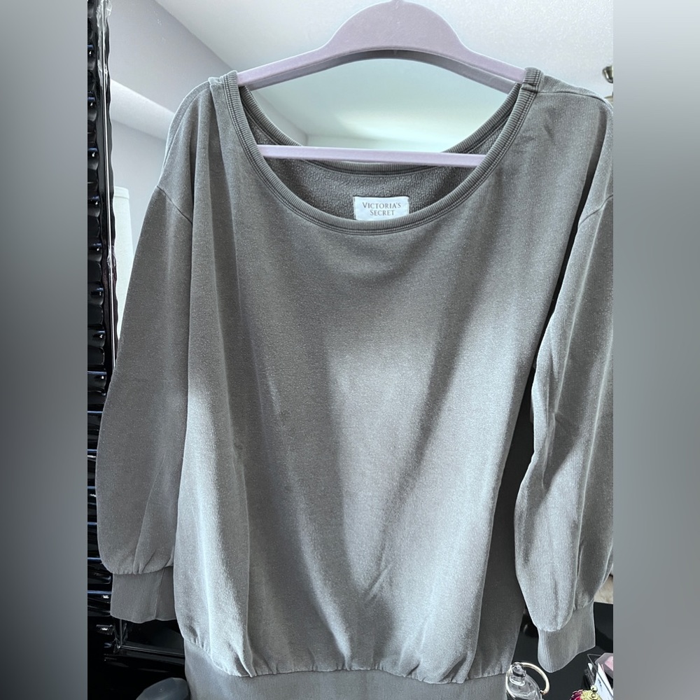 Tops - Picture 2 of 2